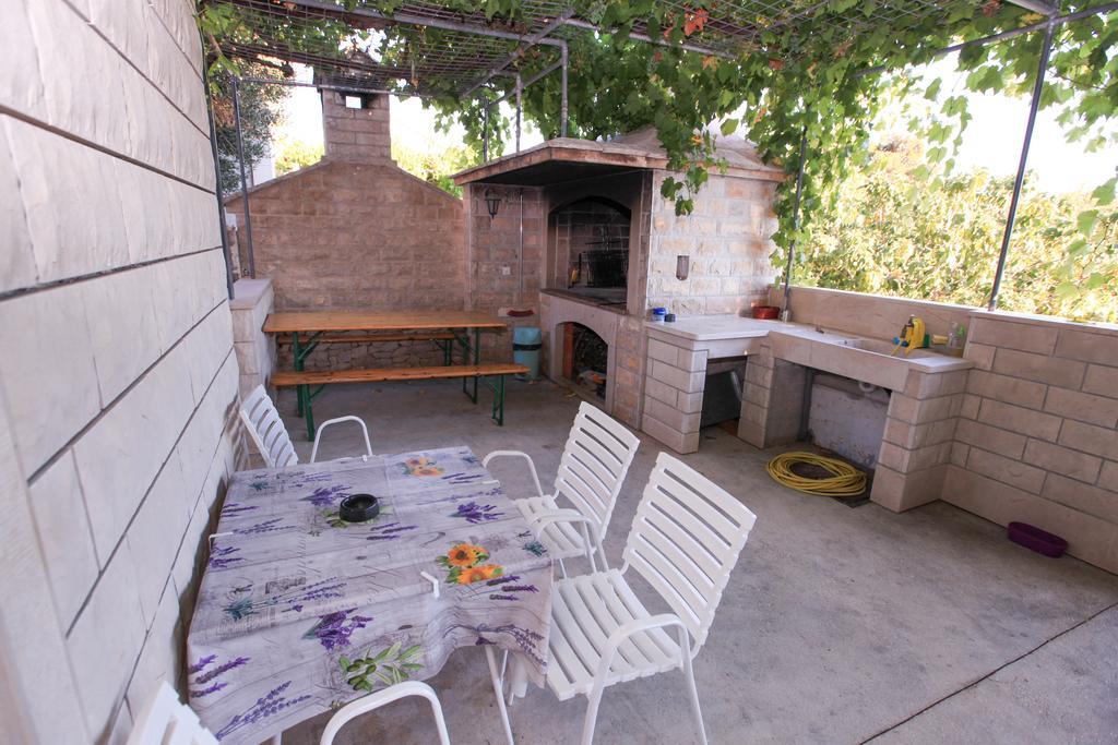 Apartments Gojevic Bol Exterior foto